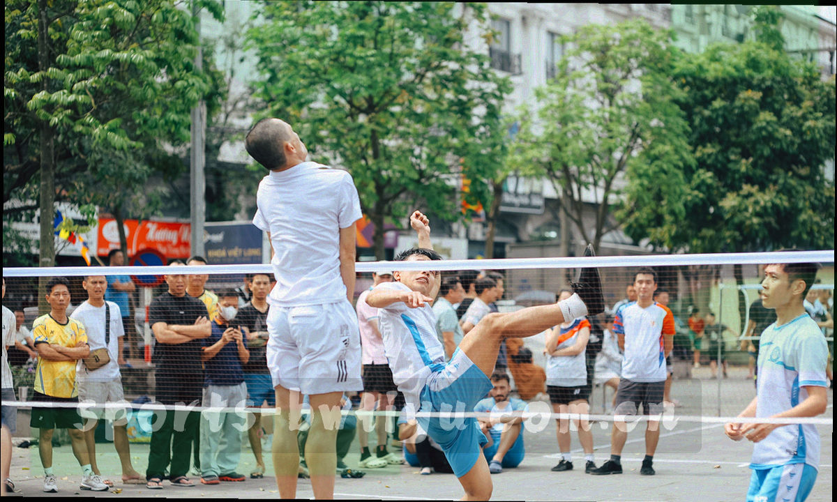 多栏数据面板界面示意，含三级筛选标签与三支球队的对比数值